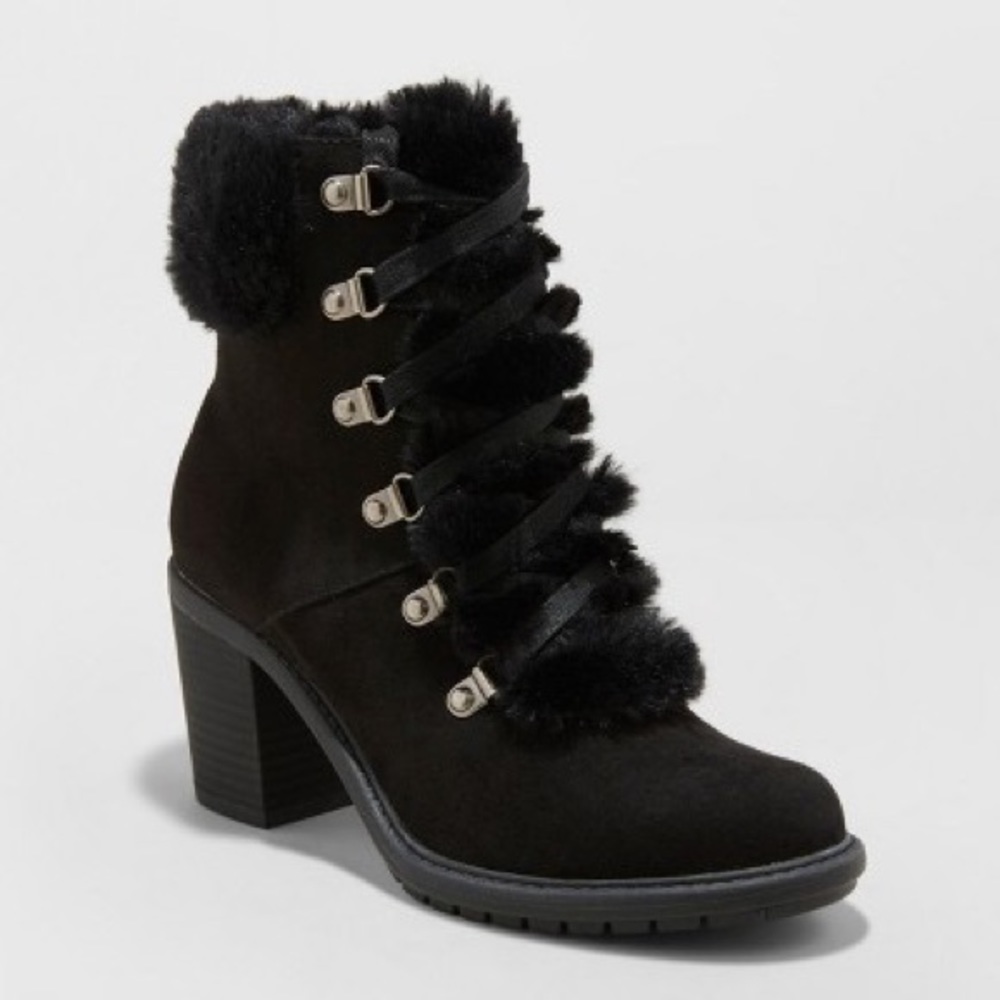 ❌SOLD❌ Black faux fur heeled boots. Size 7